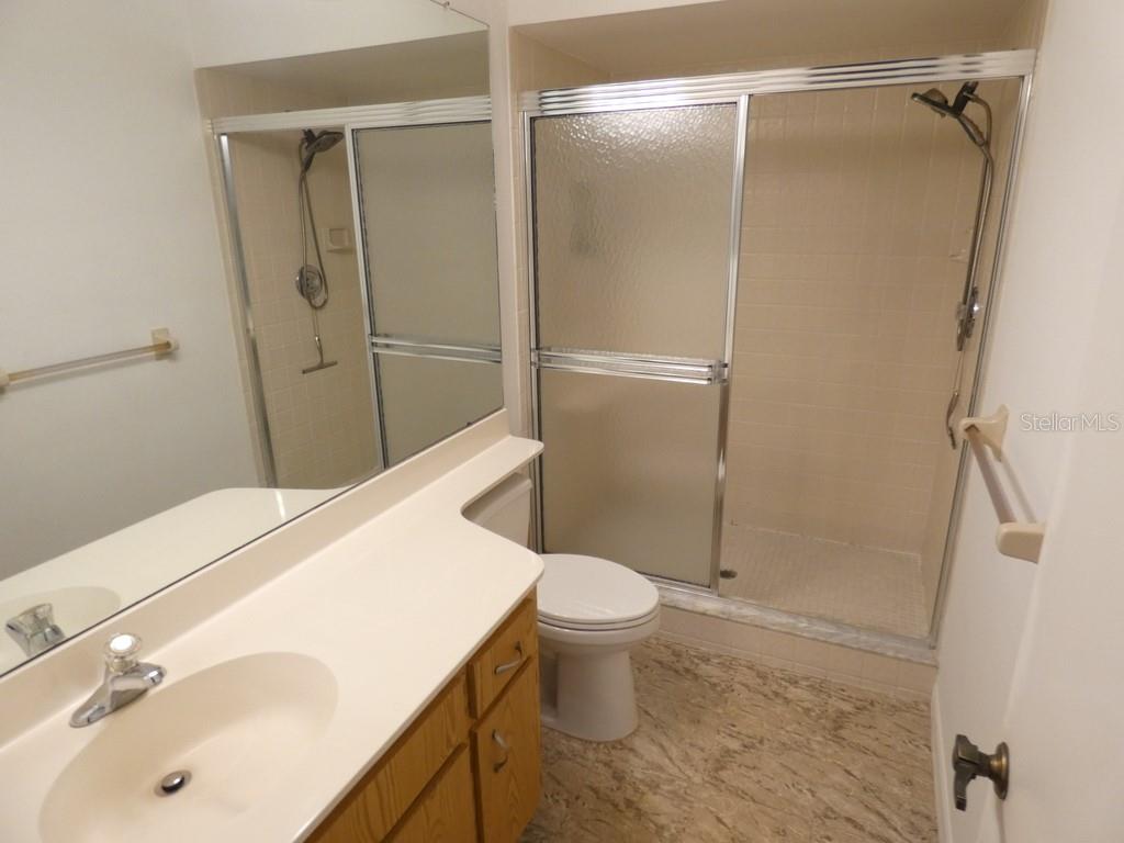 Image 21 of 30 For 2211 Eisenhower Drive 106