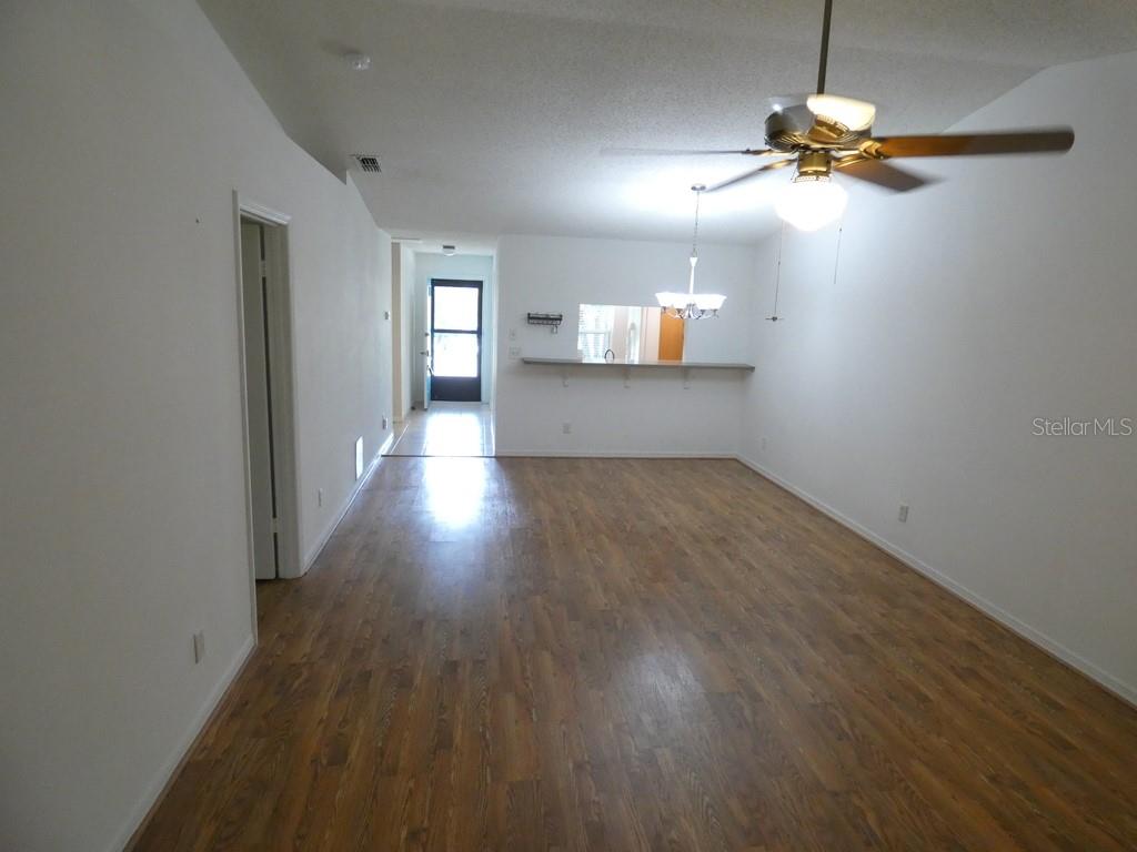 Image 28 of 30 For 2211 Eisenhower Drive 106