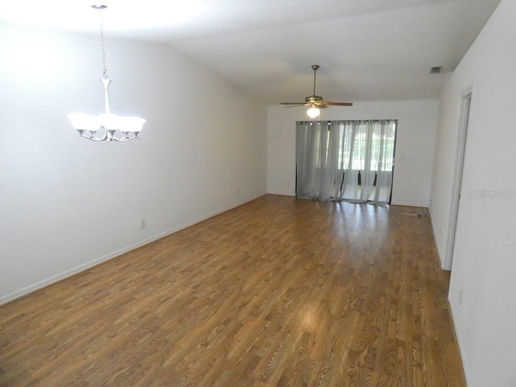 Image 4 of 30 For 2211 Eisenhower Drive 106