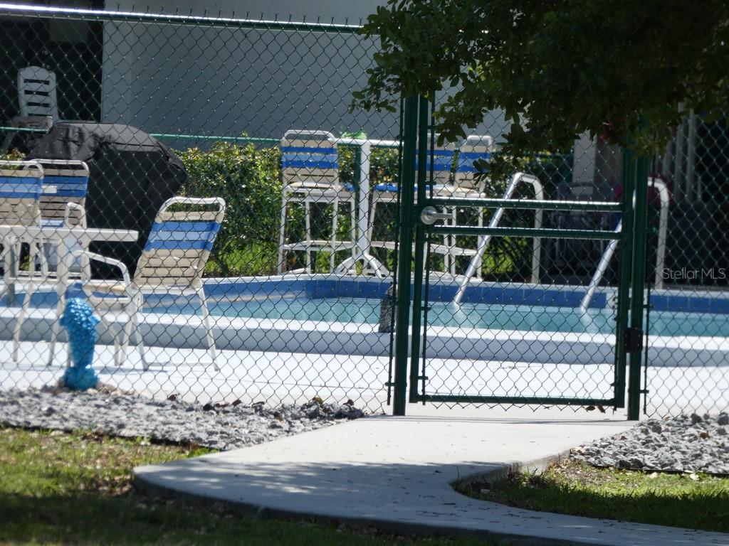 Image 6 of 30 For 2211 Eisenhower Drive 106