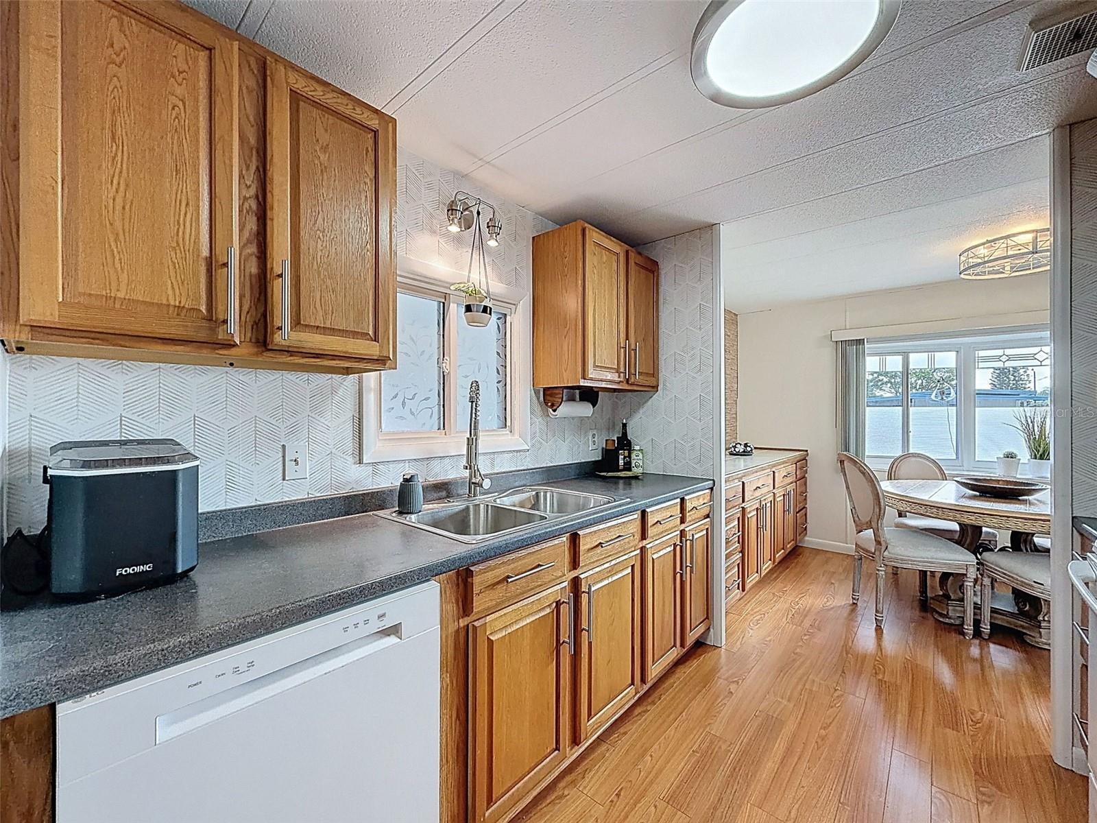 Image 14 of 36 For 6631 Silverbell Drive