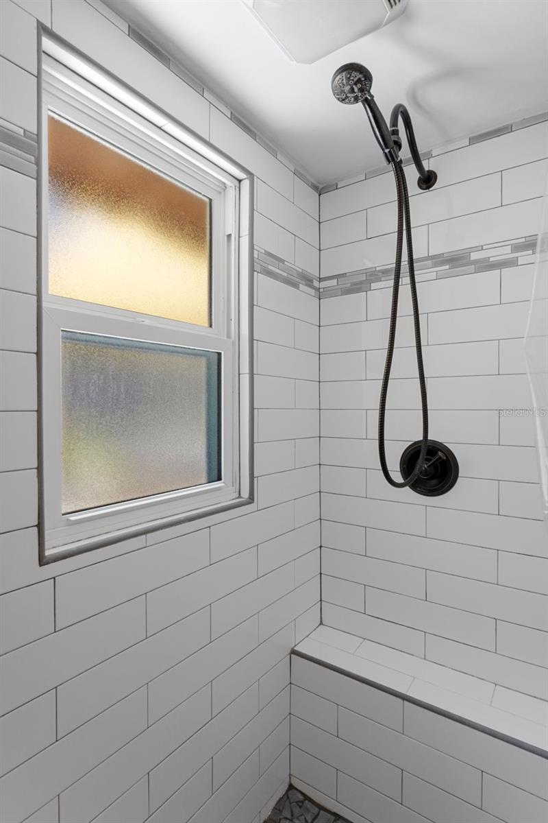 Listing photo id 15 for 5487 Cedar Lane