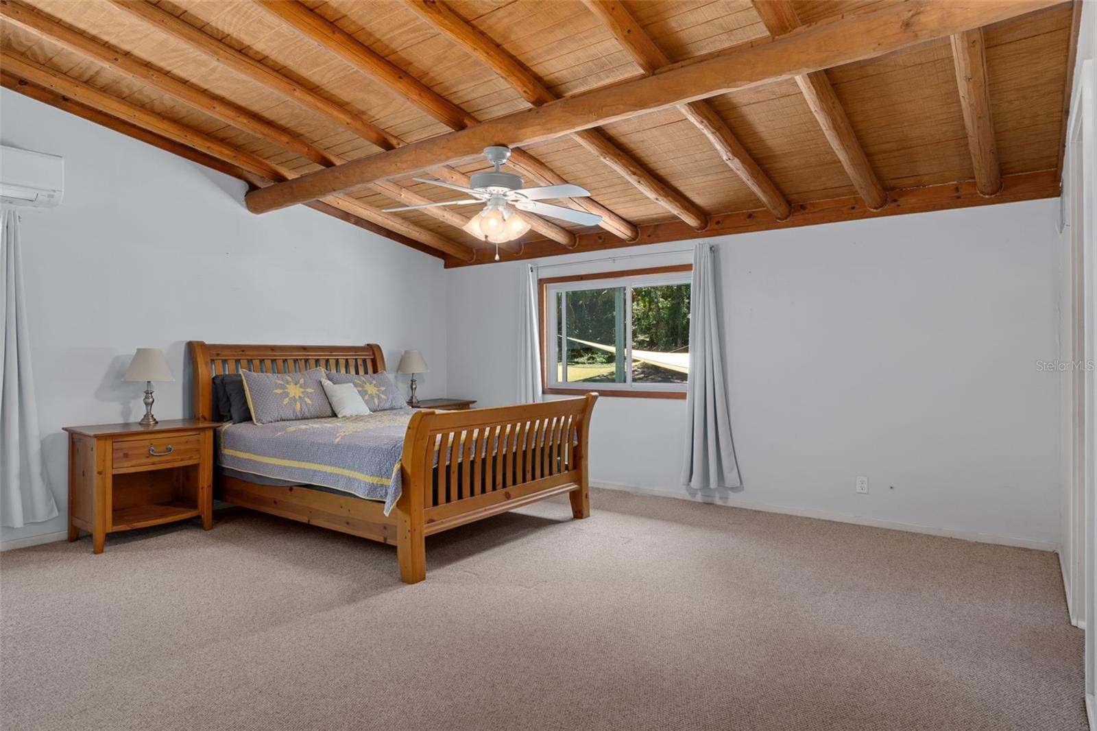 Listing photo id 19 for 5487 Cedar Lane