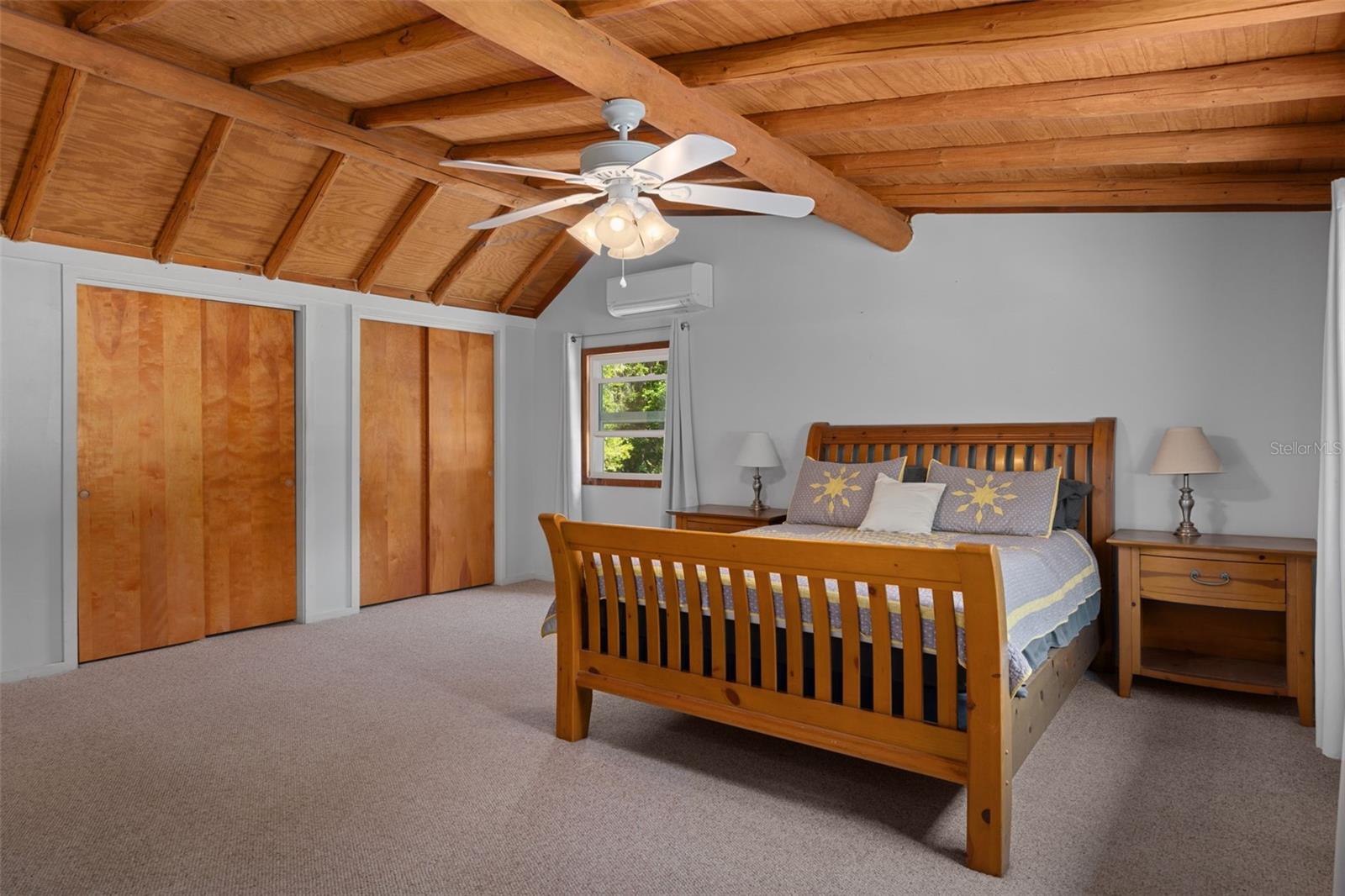 Listing photo id 20 for 5487 Cedar Lane