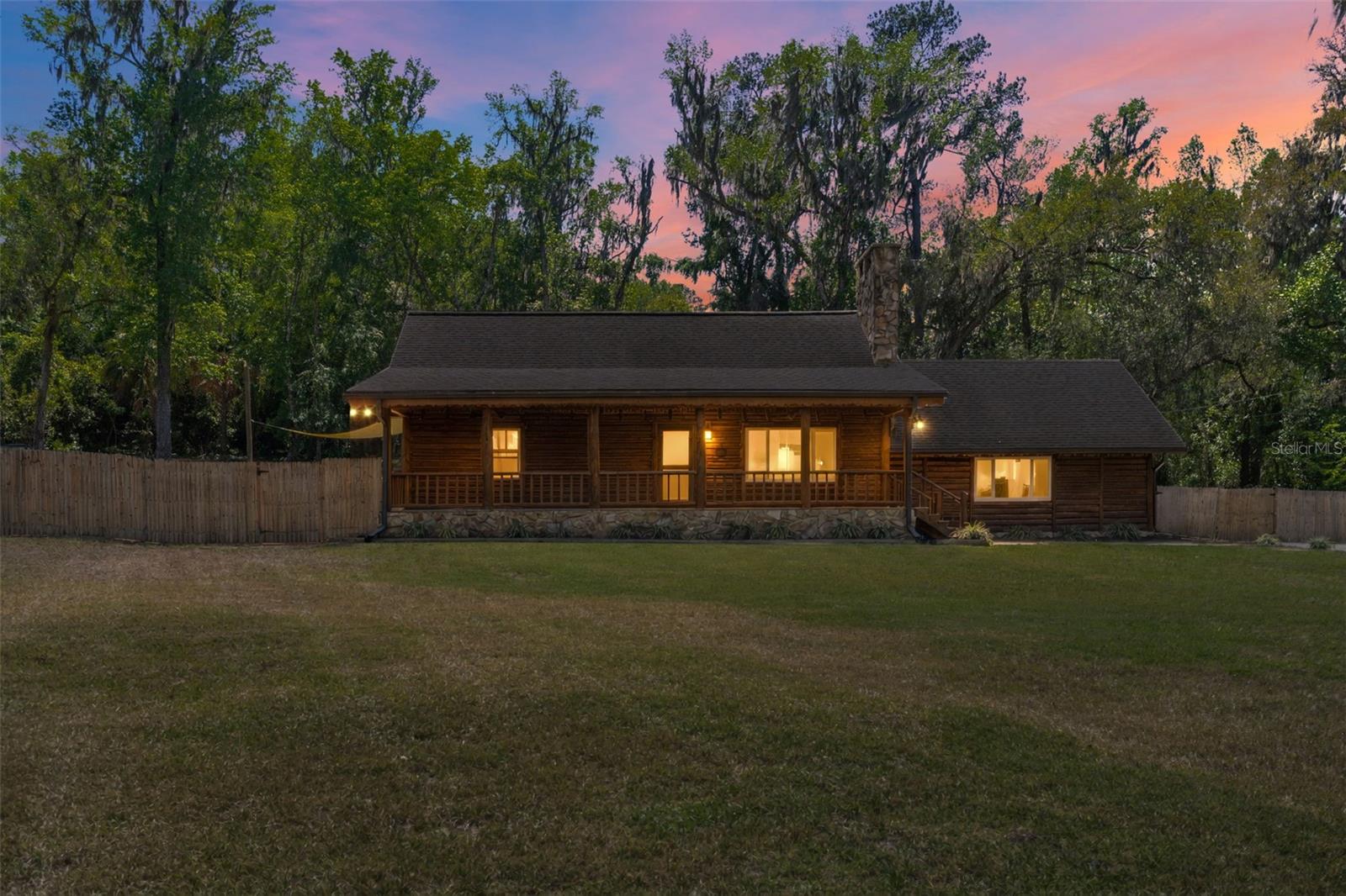 Listing photo id 1 for 5487 Cedar Lane