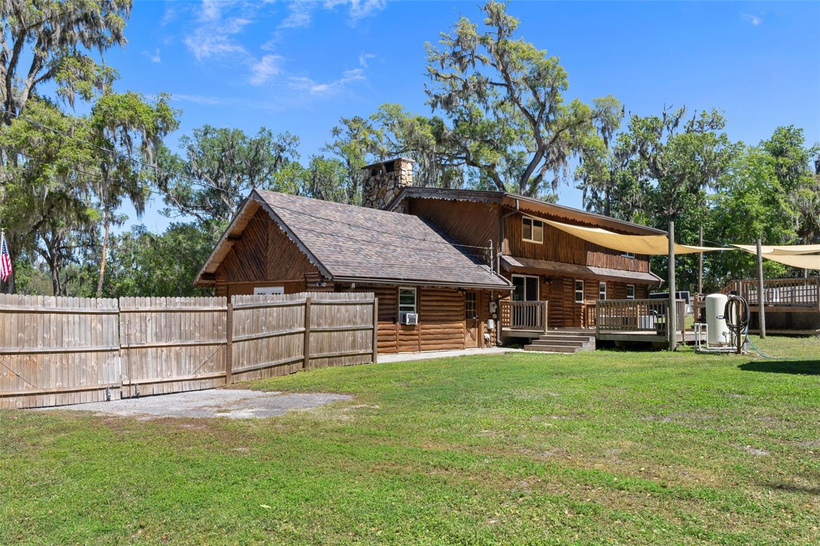 Listing photo id 35 for 5487 Cedar Lane