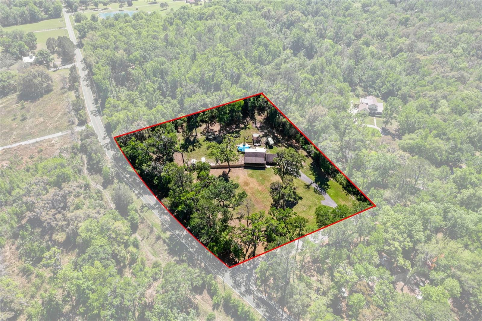 Listing photo id 51 for 5487 Cedar Lane