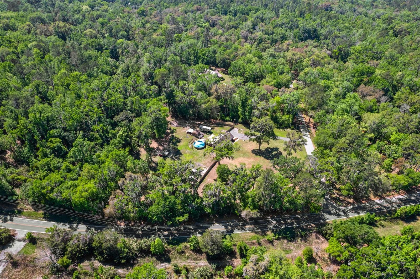 Listing photo id 52 for 5487 Cedar Lane