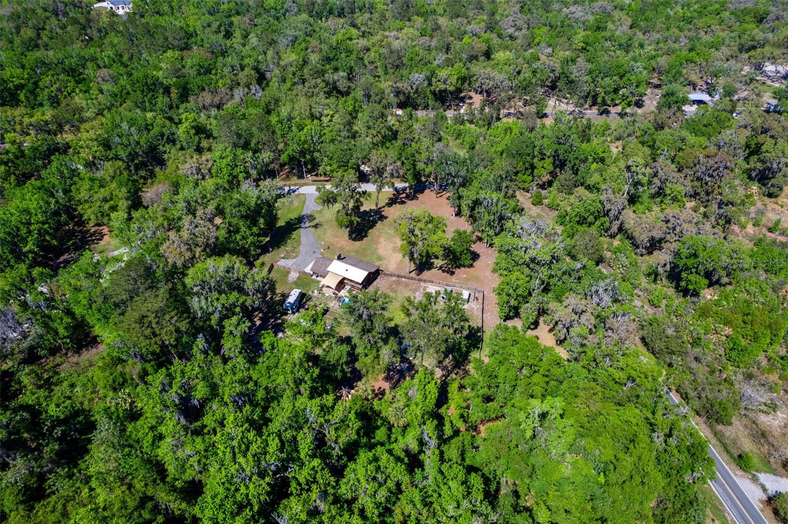 Listing photo id 55 for 5487 Cedar Lane