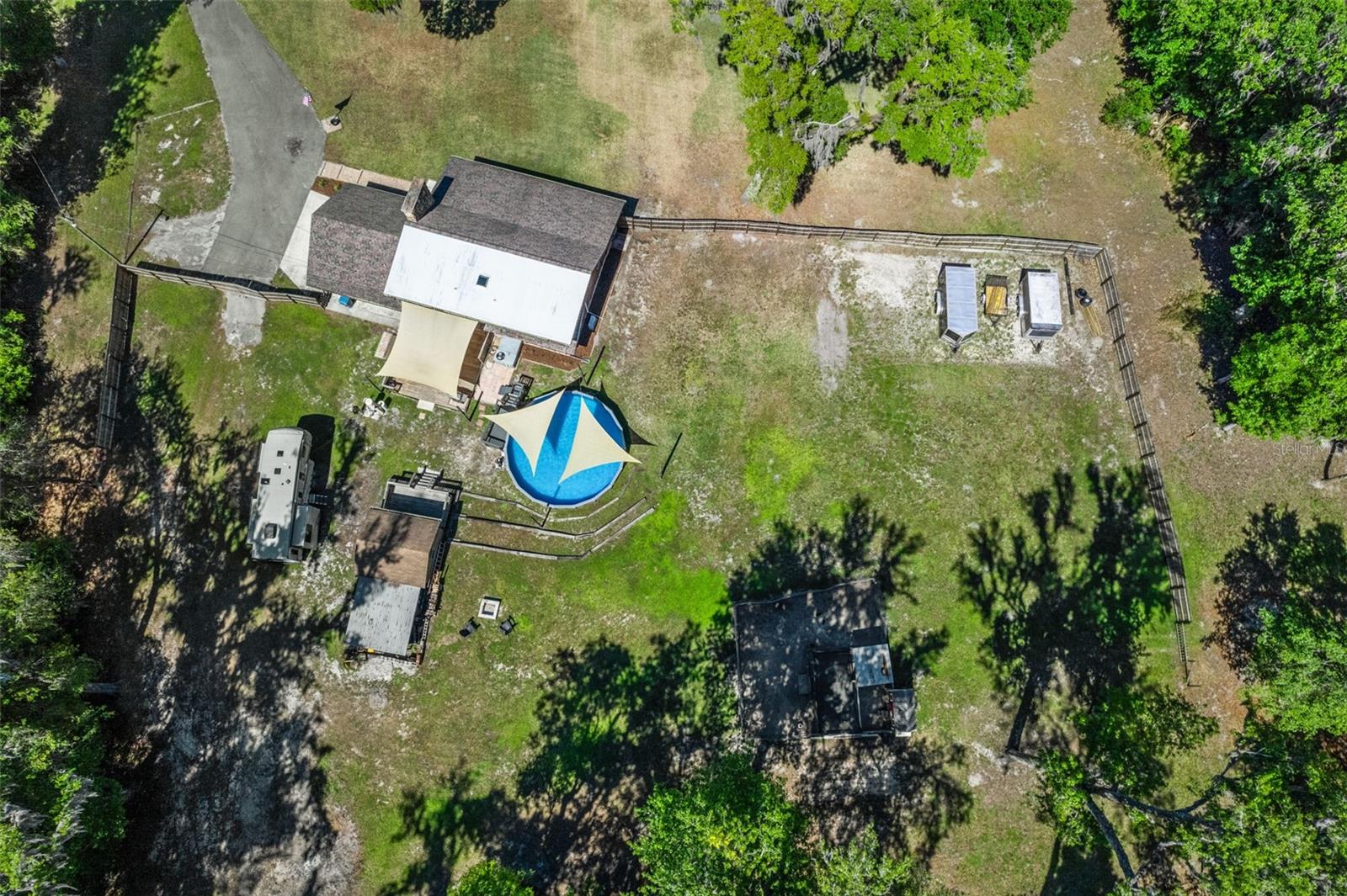 Listing photo id 56 for 5487 Cedar Lane