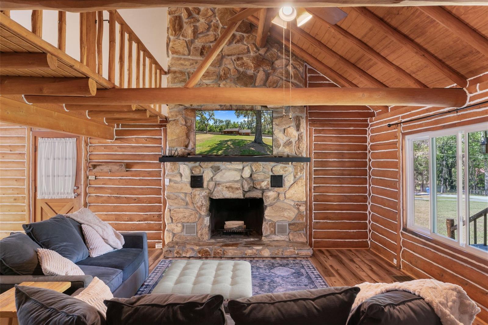 Listing photo id 4 for 5487 Cedar Lane