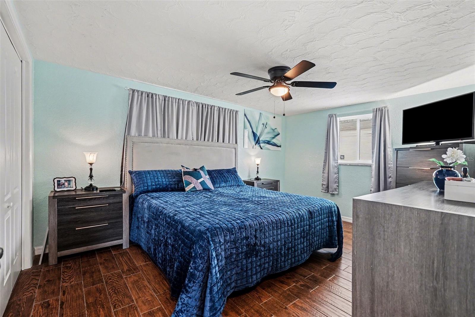 Image 16 of 25 For 5828 1st Avenue