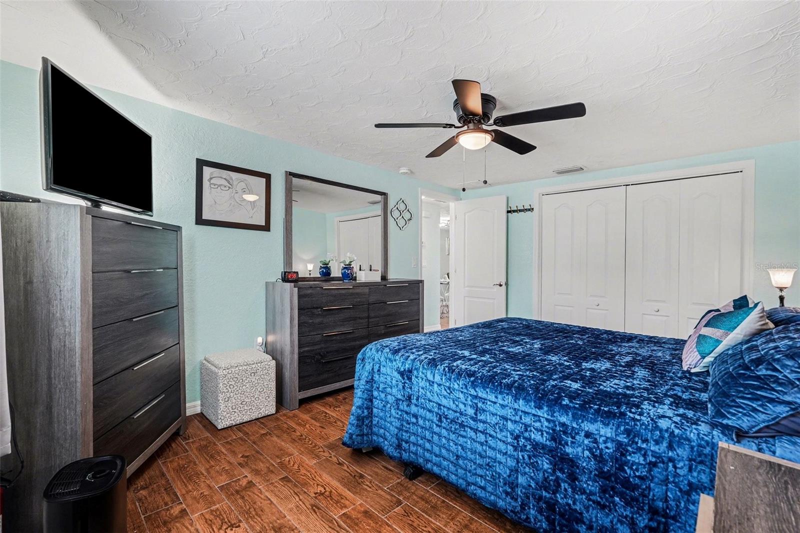 Image 17 of 25 For 5828 1st Avenue