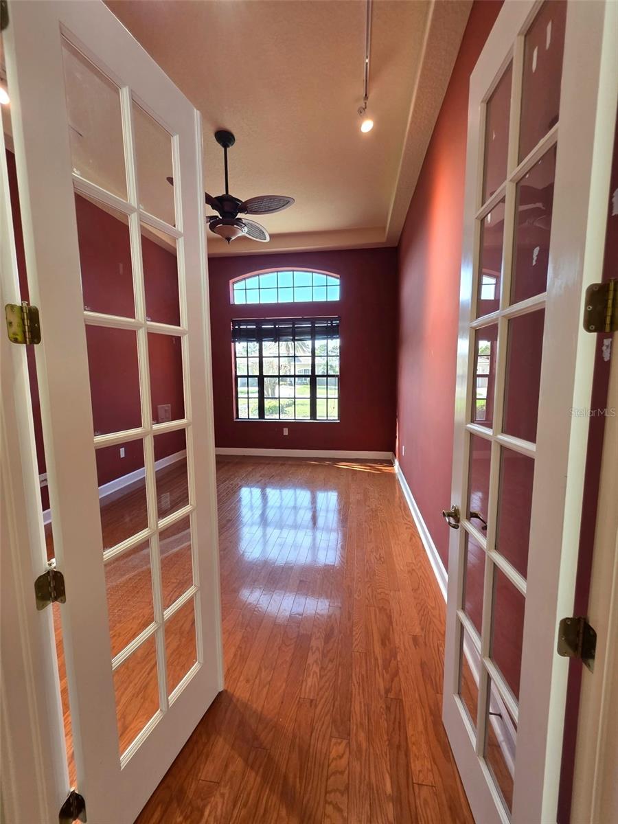 Image 18 of 34 For 8421 Charleston Drive