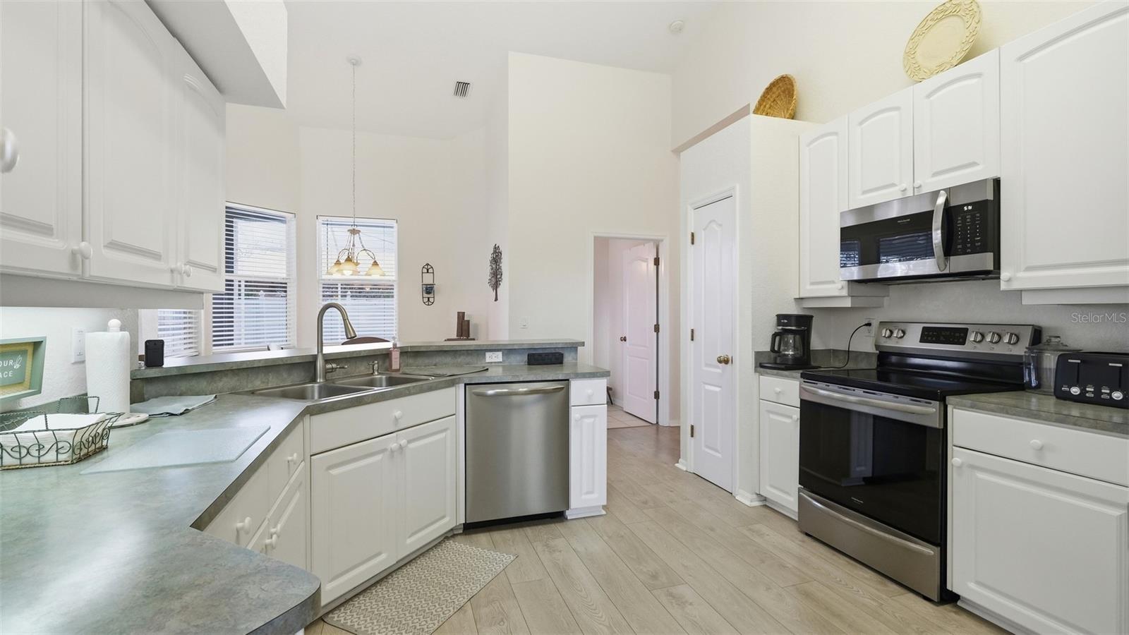 Image 9 of 63 For 15455 Cambria Drive