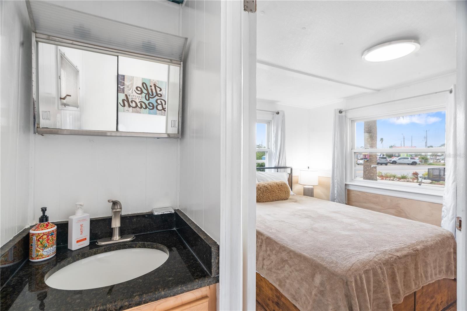 Image 14 of 19 For 6501 Clark Street