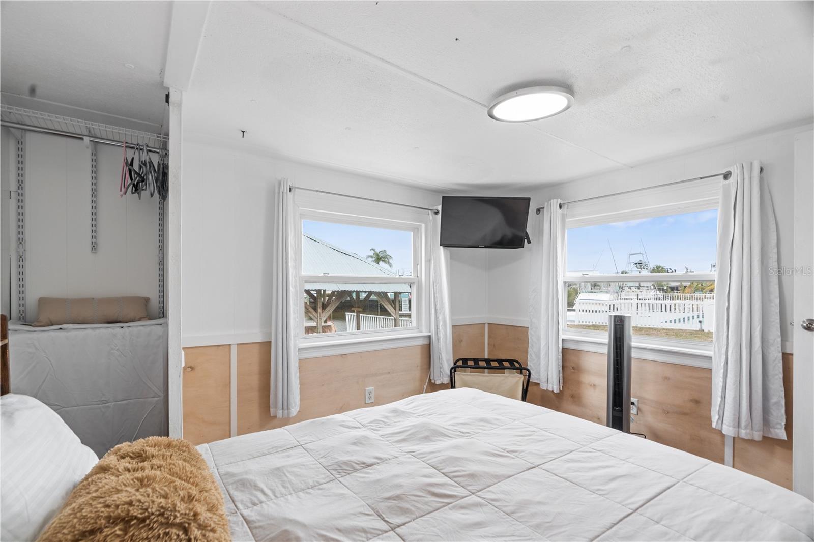 Image 5 of 19 For 6501 Clark Street