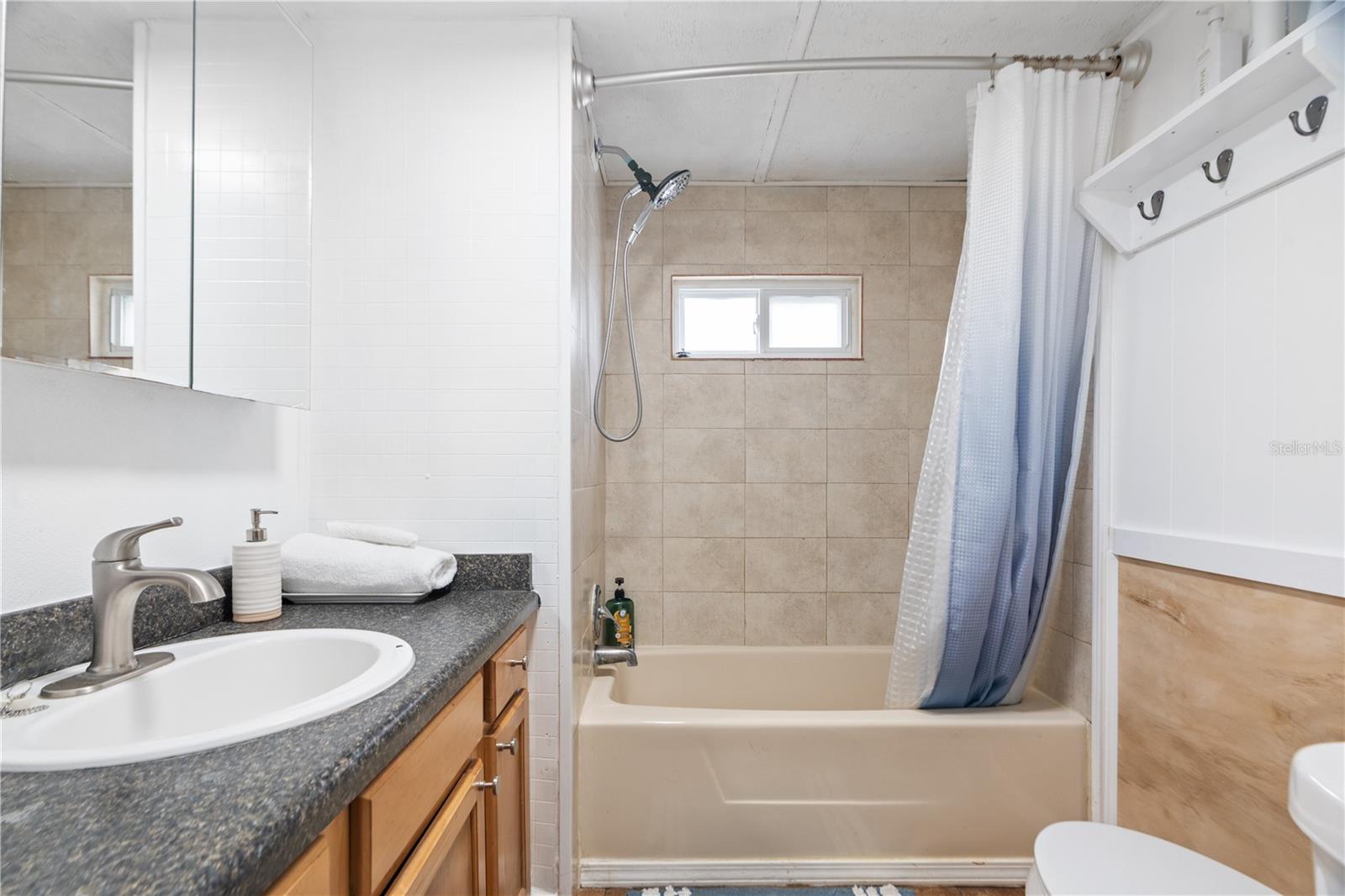 Image 6 of 19 For 6501 Clark Street