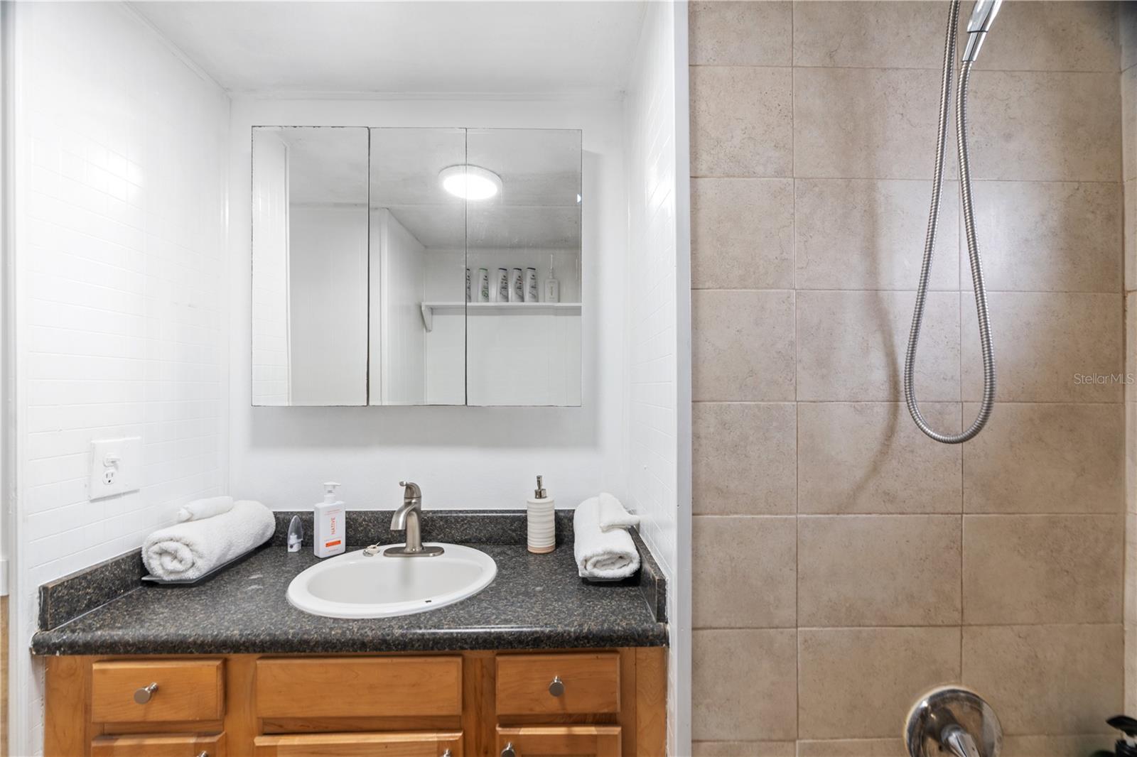 Image 7 of 19 For 6501 Clark Street