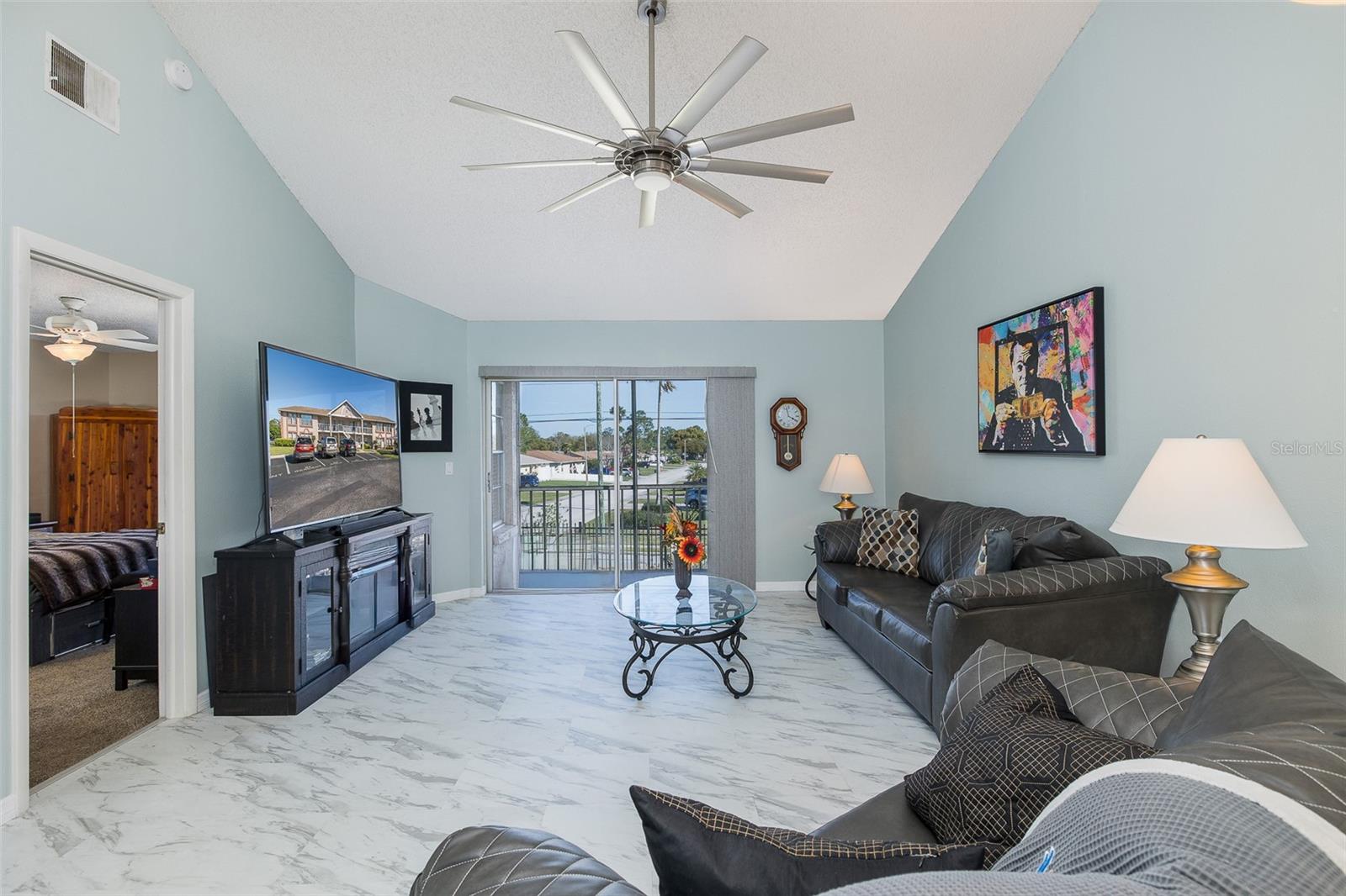 Image 11 of 27 For 4933 Myrtle Oak Drive 23