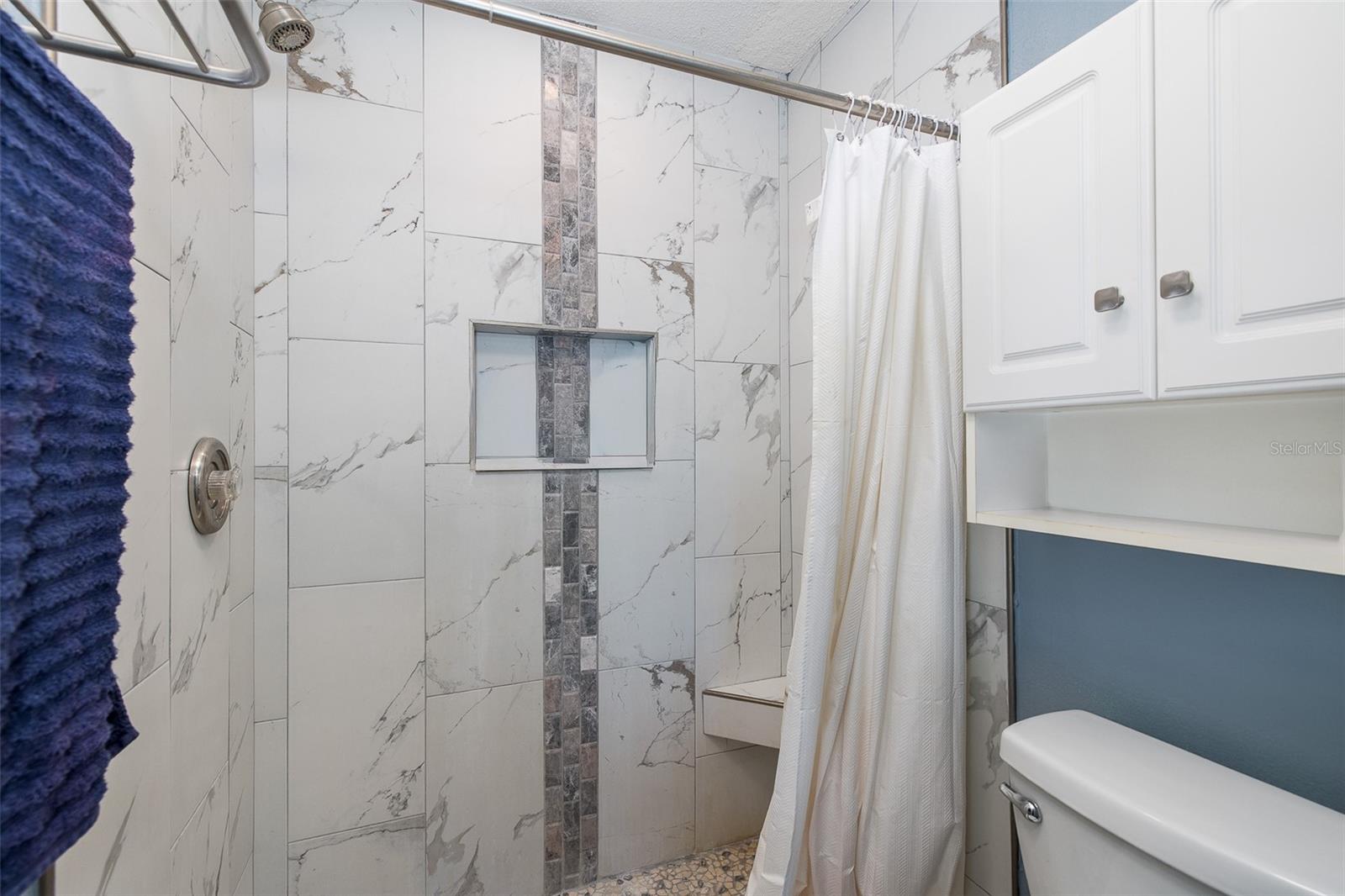 Image 16 of 27 For 4933 Myrtle Oak Drive 23