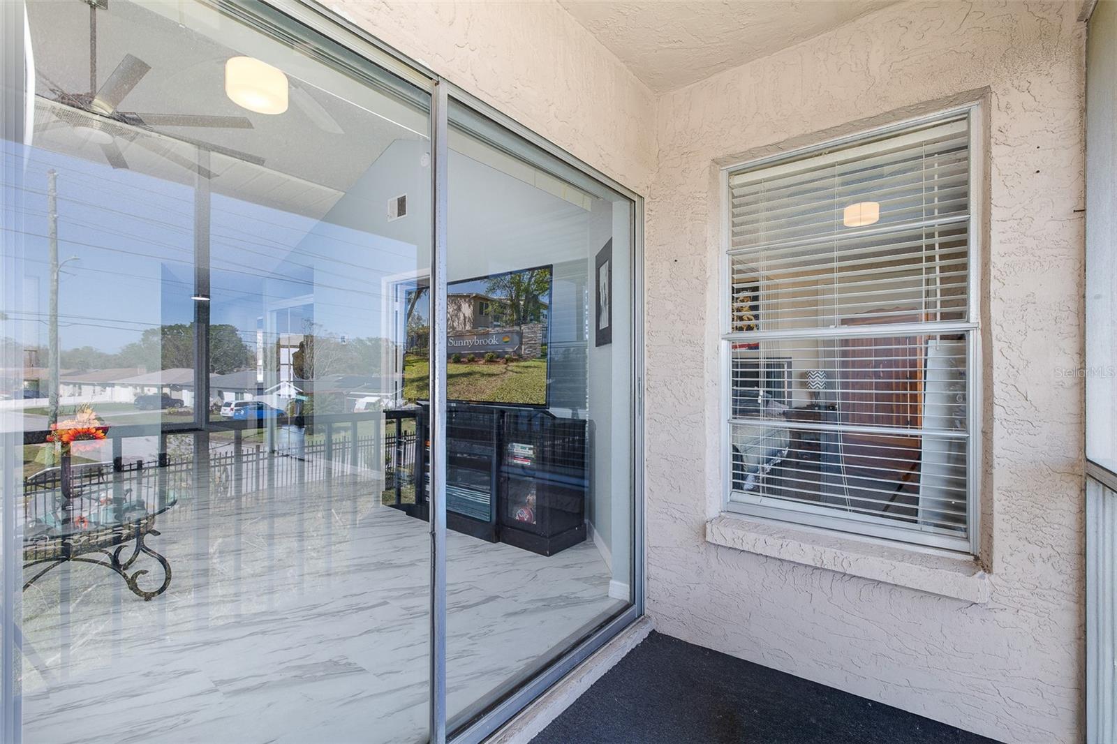 Image 18 of 27 For 4933 Myrtle Oak Drive 23