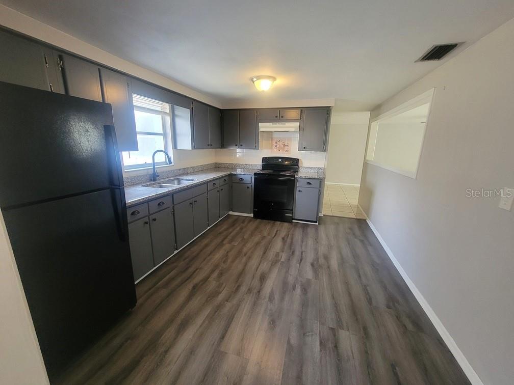 Image 10 of 26 For 10920 Oakdale Avenue