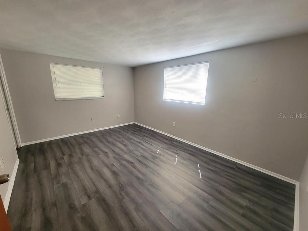 Image 12 of 26 For 10920 Oakdale Avenue