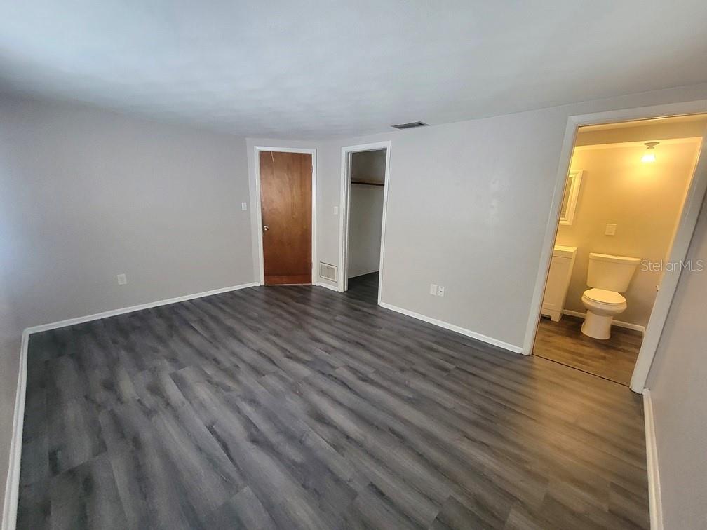 Image 13 of 26 For 10920 Oakdale Avenue