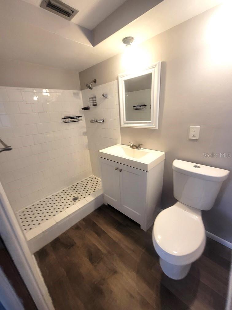 Image 15 of 26 For 10920 Oakdale Avenue