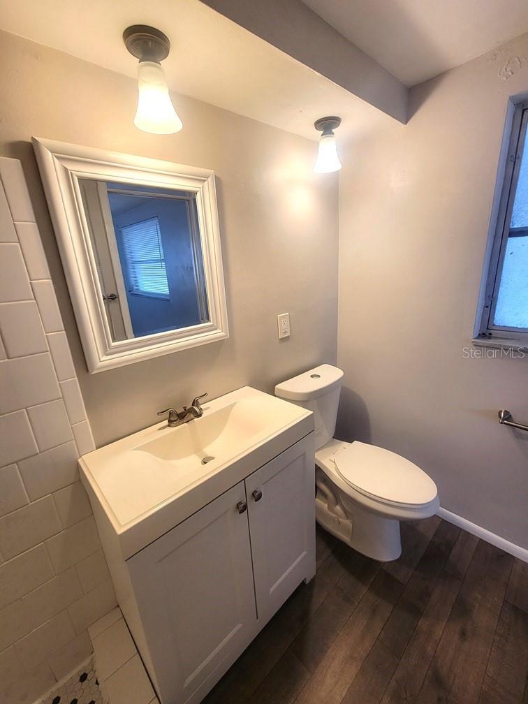 Image 17 of 26 For 10920 Oakdale Avenue