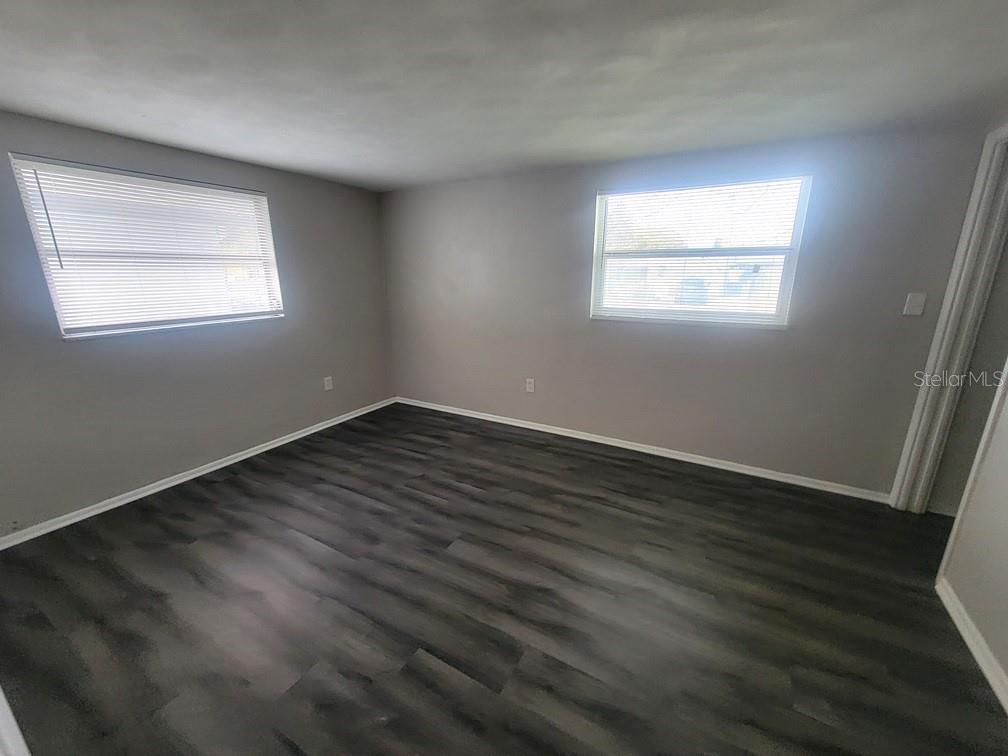 Image 18 of 26 For 10920 Oakdale Avenue