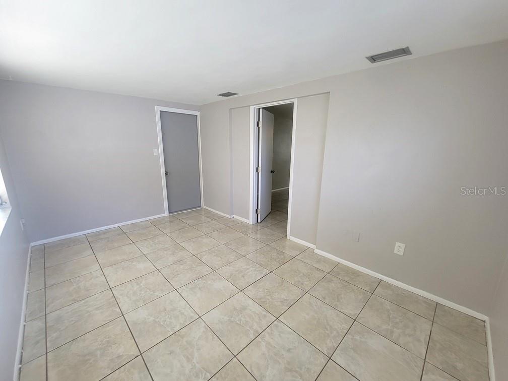 Image 23 of 26 For 10920 Oakdale Avenue