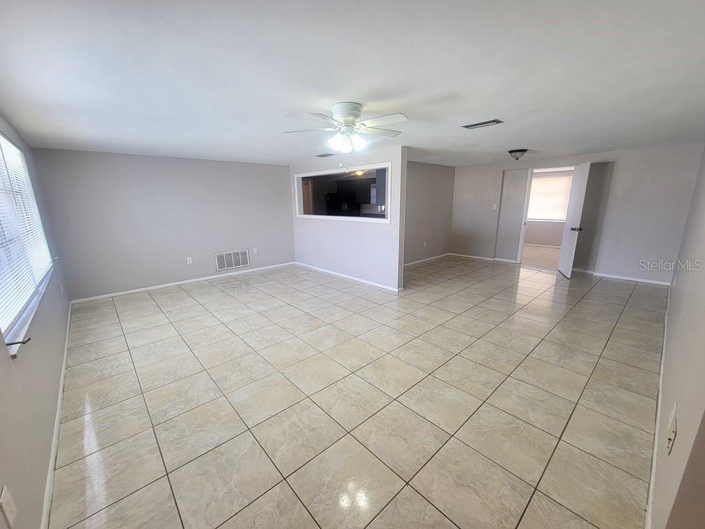 Image 4 of 26 For 10920 Oakdale Avenue