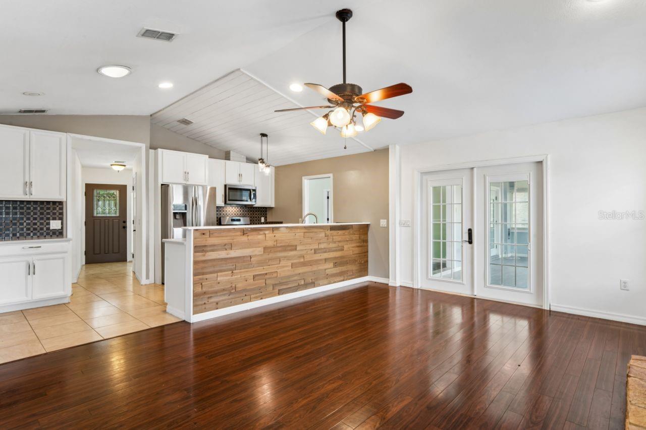 Image 22 of 77 For 375 Liberty Street