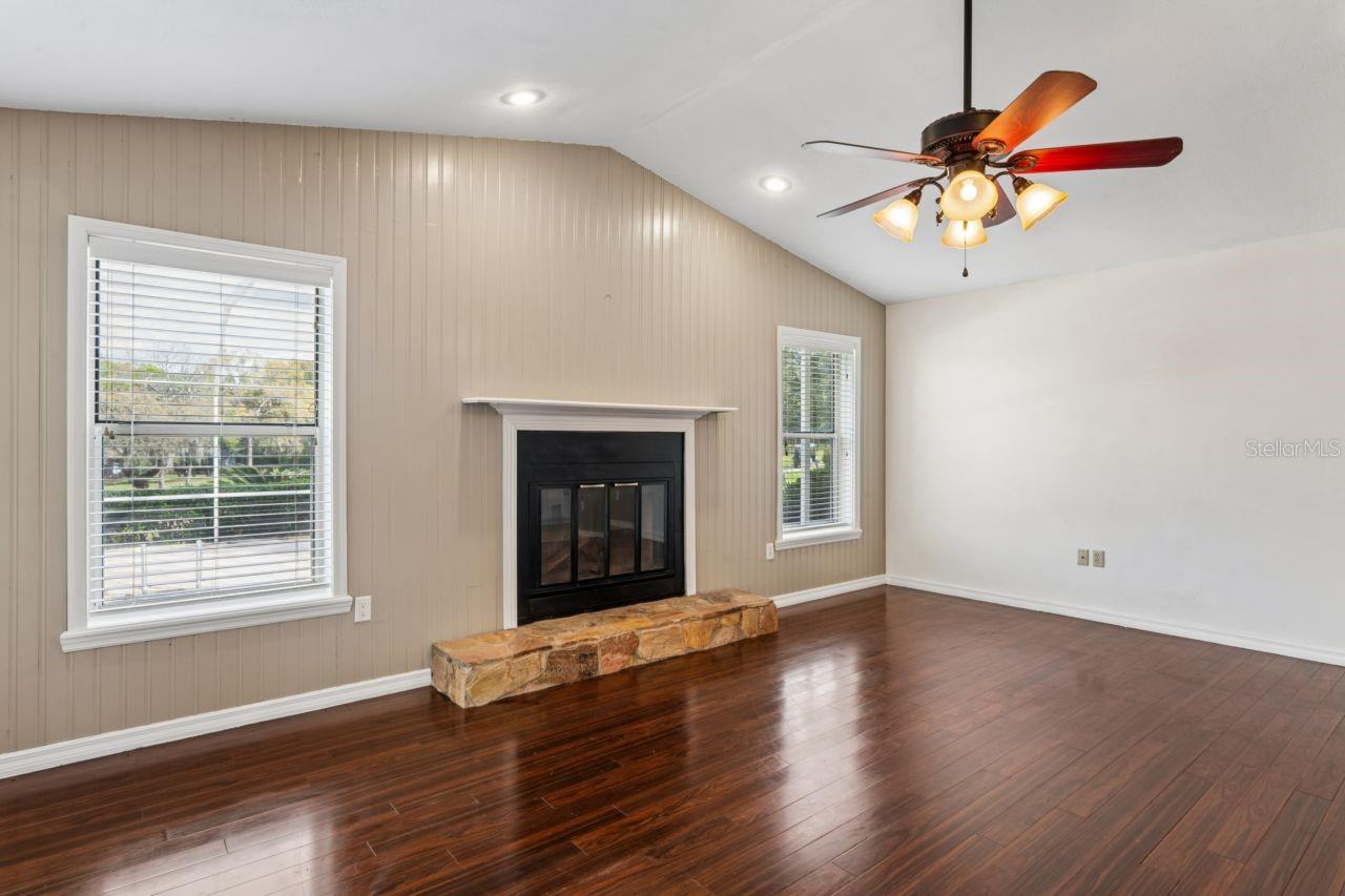 Image 24 of 77 For 375 Liberty Street