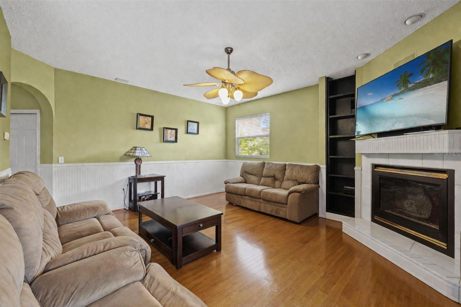 Image 11 of 40 For 4922 Edgewater Lane