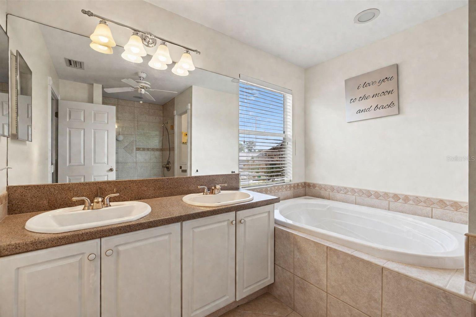 Image 19 of 40 For 4922 Edgewater Lane