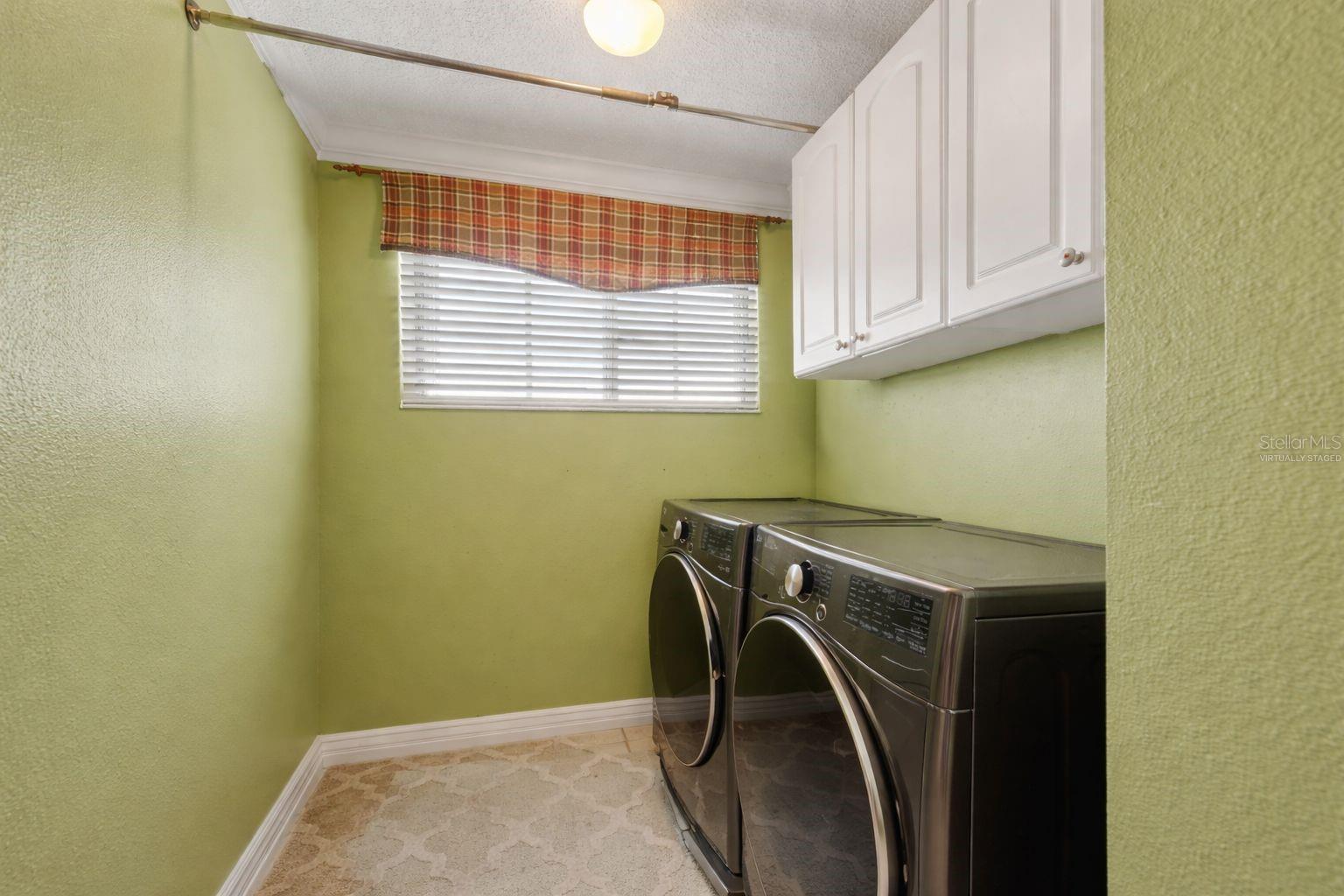 Image 21 of 40 For 4922 Edgewater Lane