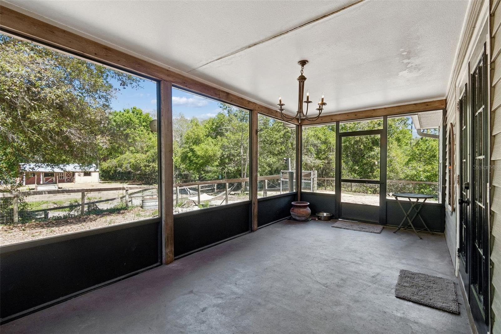 Listing photo id 21 for 7618 Mokena Court