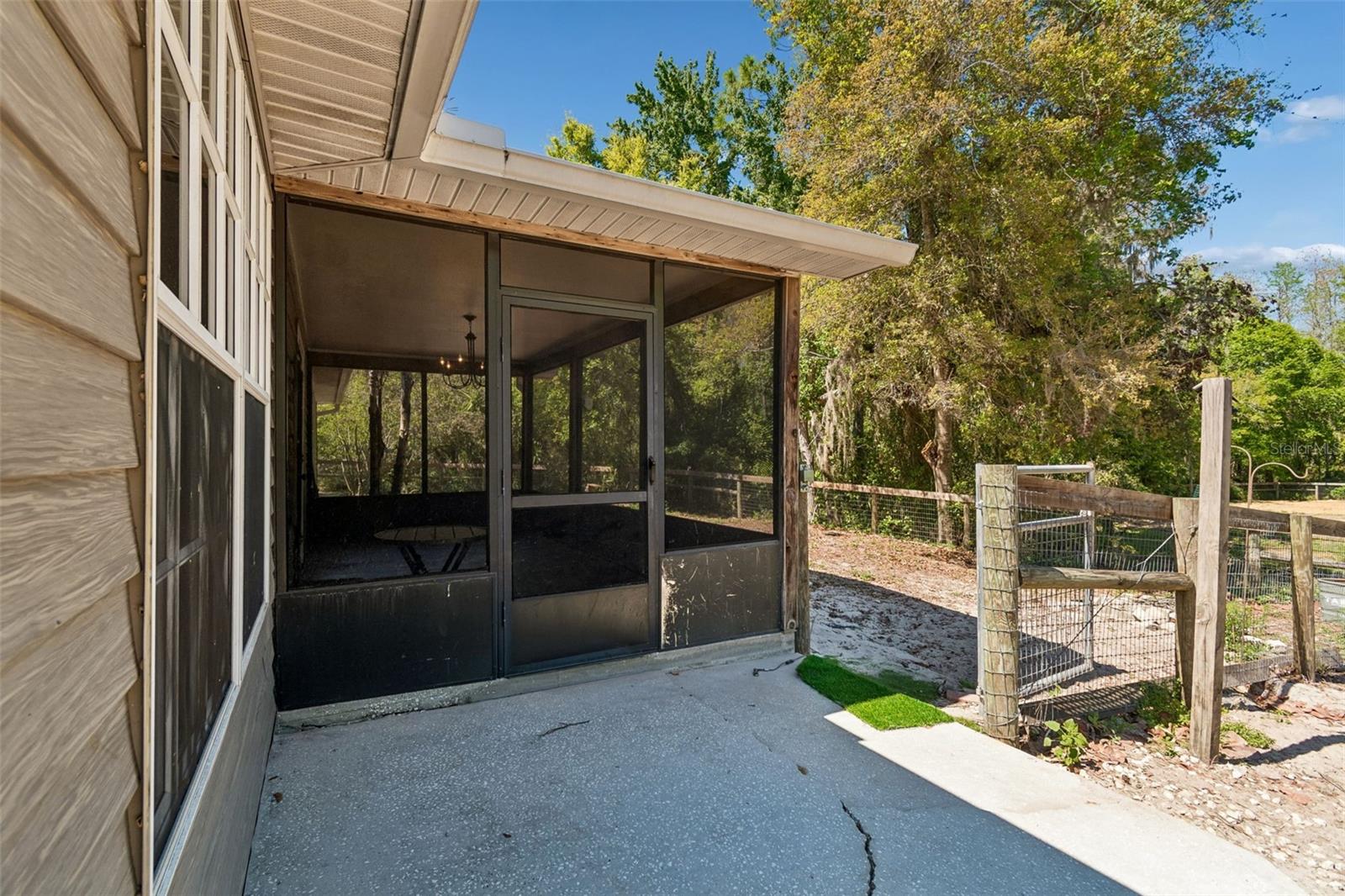 Listing photo id 24 for 7618 Mokena Court