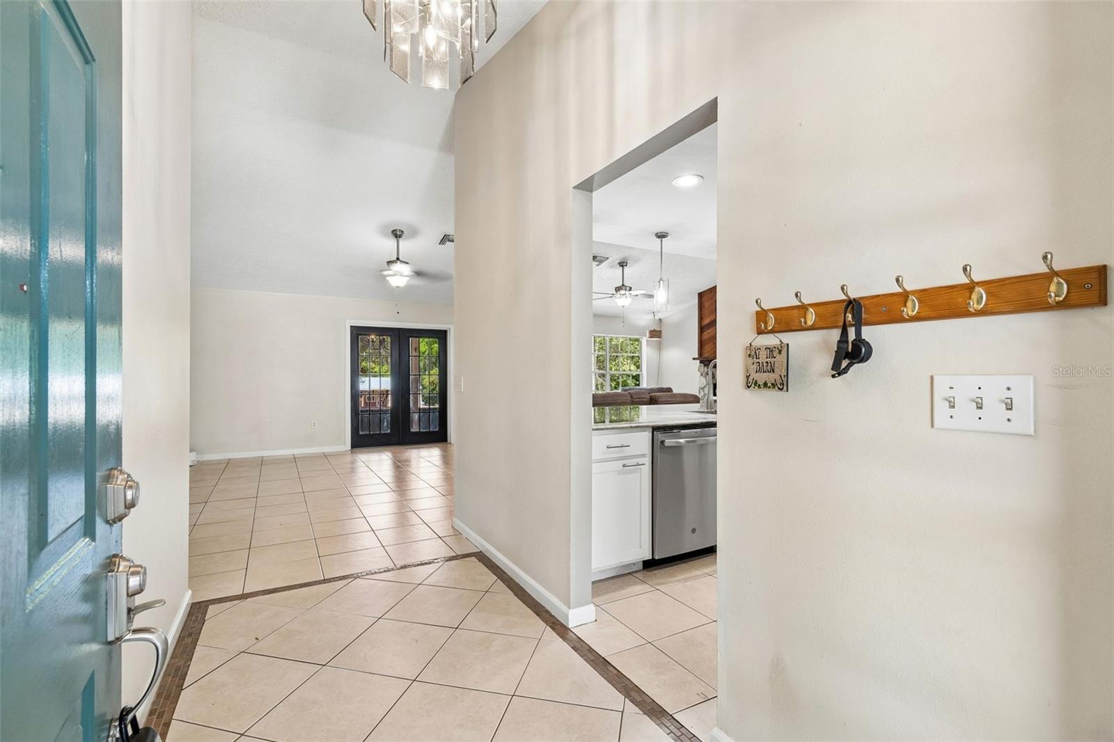 Listing photo id 5 for 7618 Mokena Court