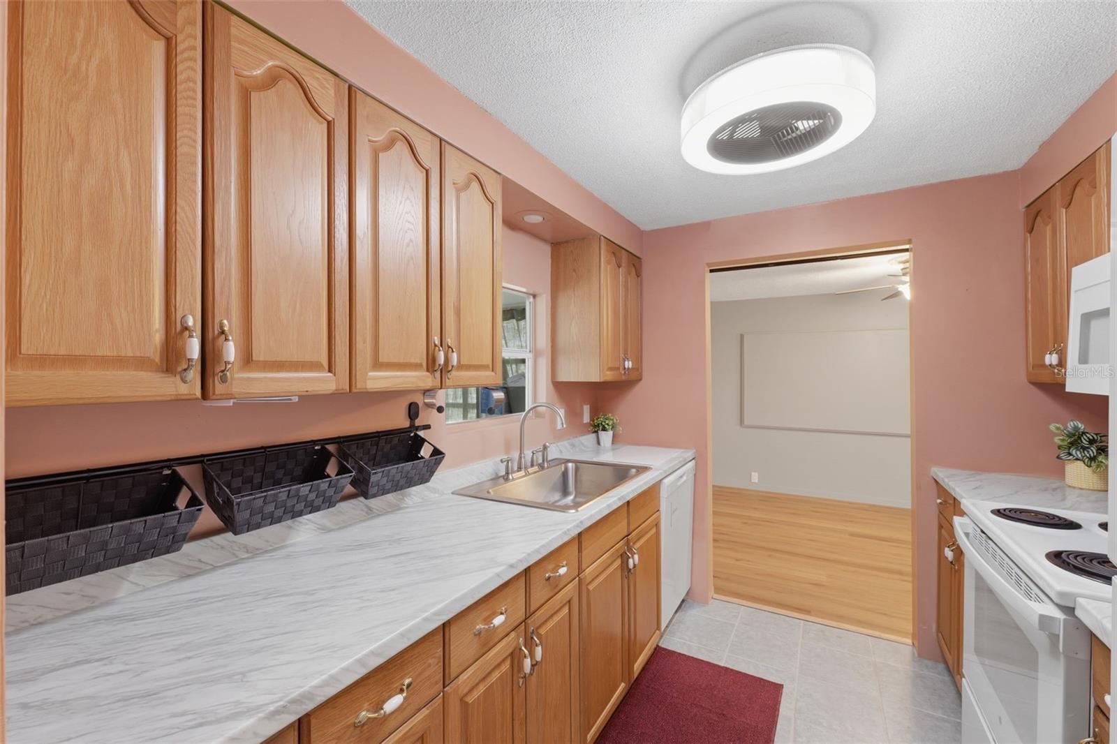 Image 10 of 43 For 9328 Highpoint Boulevard