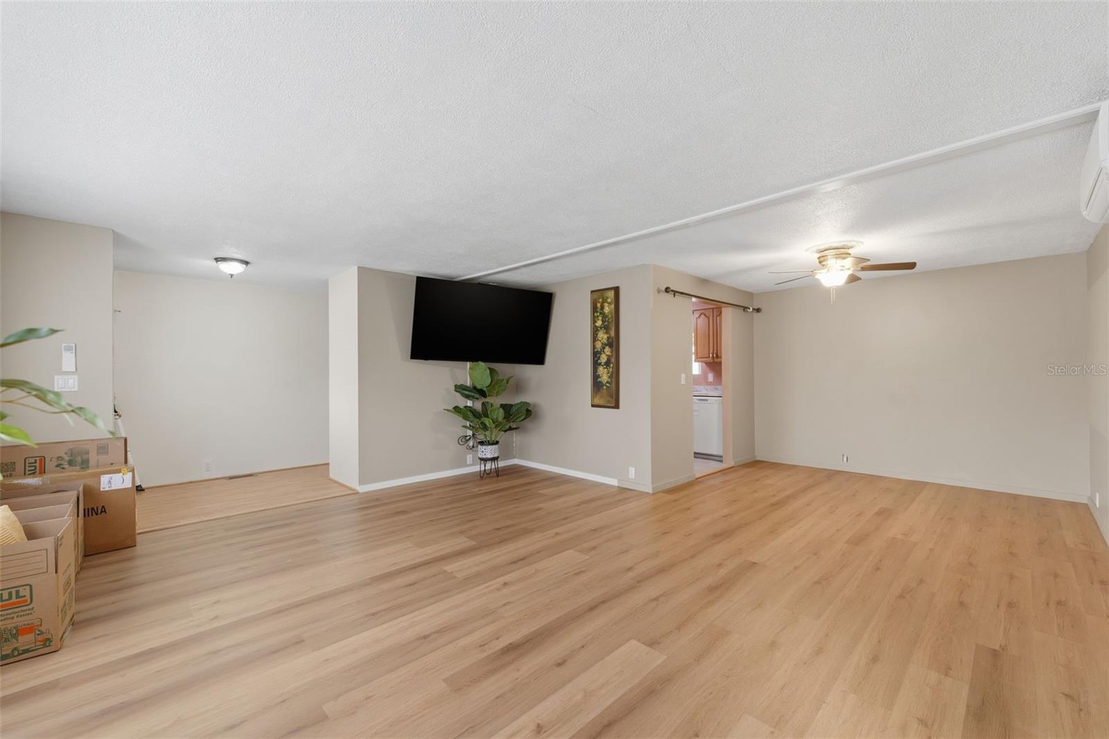 Image 7 of 43 For 9328 Highpoint Boulevard