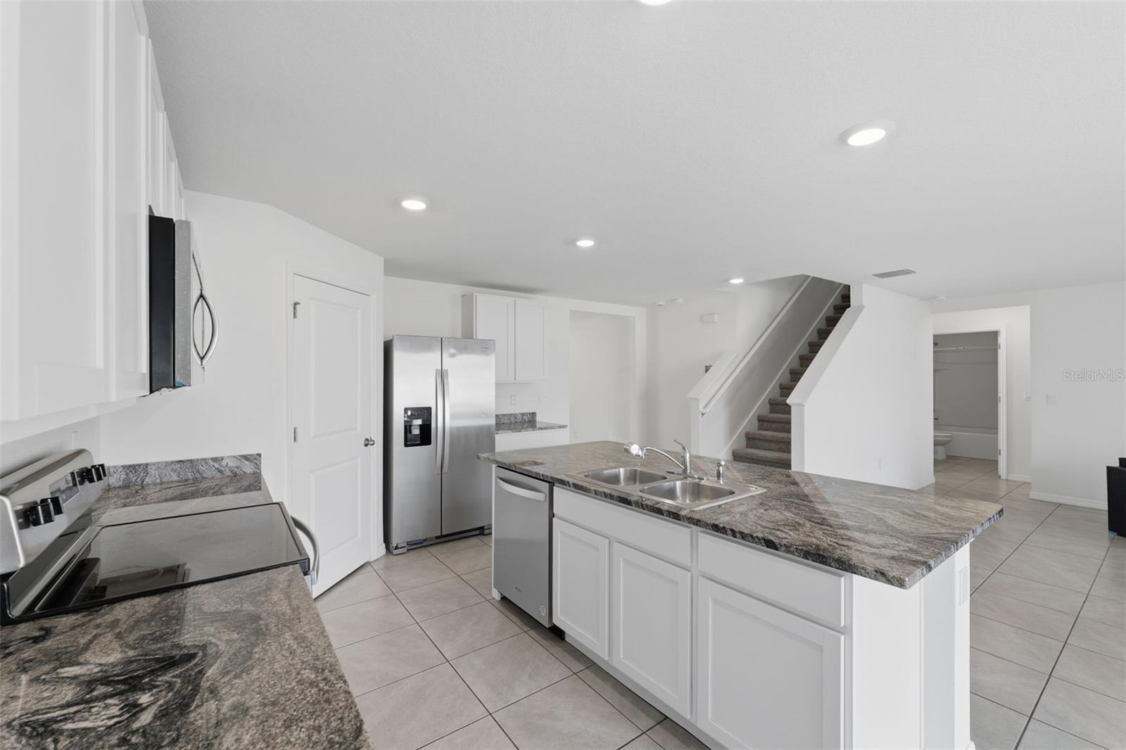 Image 9 of 66 For 7517 Gardner Street