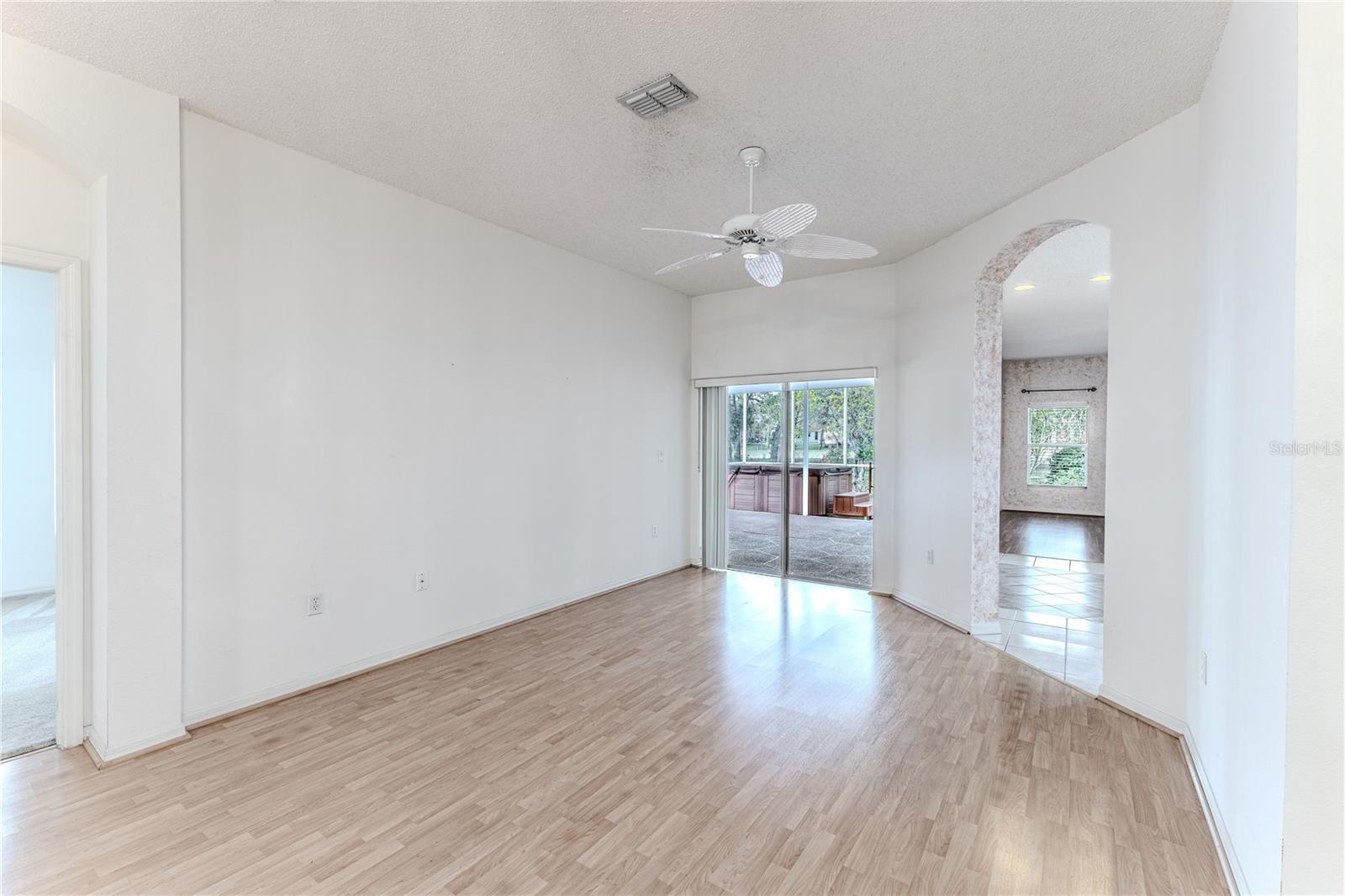 Image 13 of 62 For 431 Quane Avenue