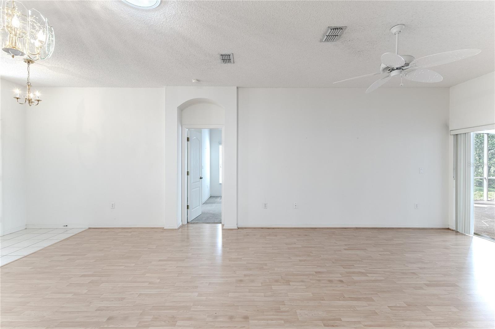 Image 14 of 62 For 431 Quane Avenue