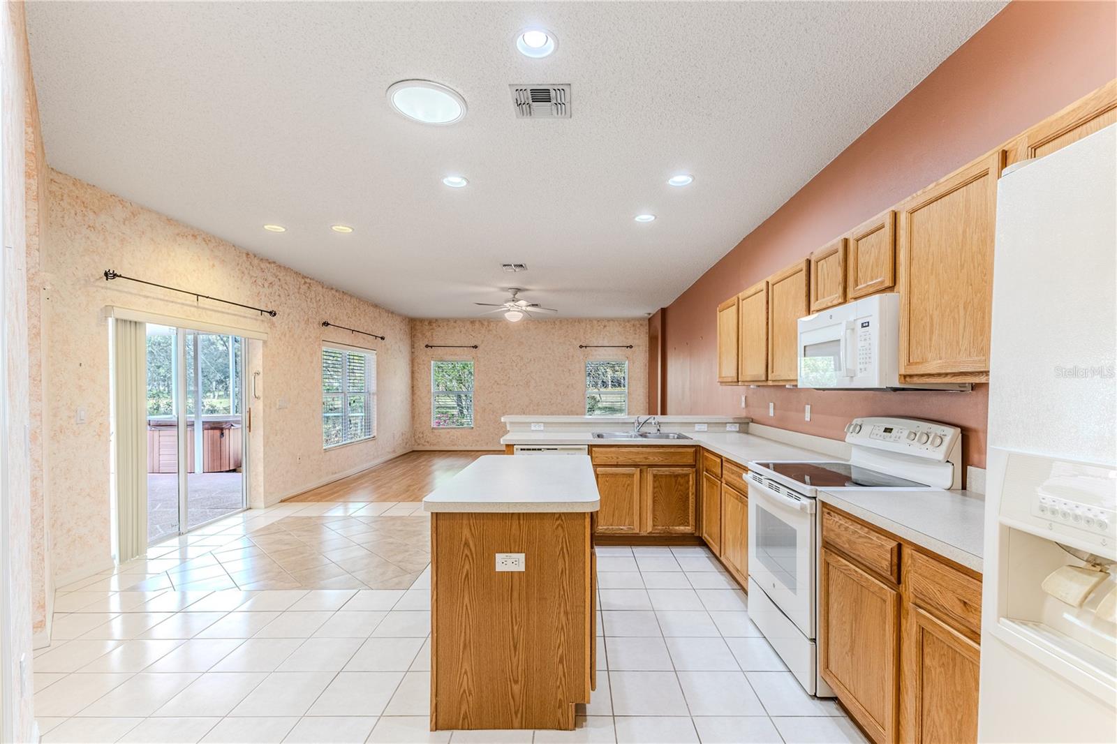 Image 16 of 62 For 431 Quane Avenue