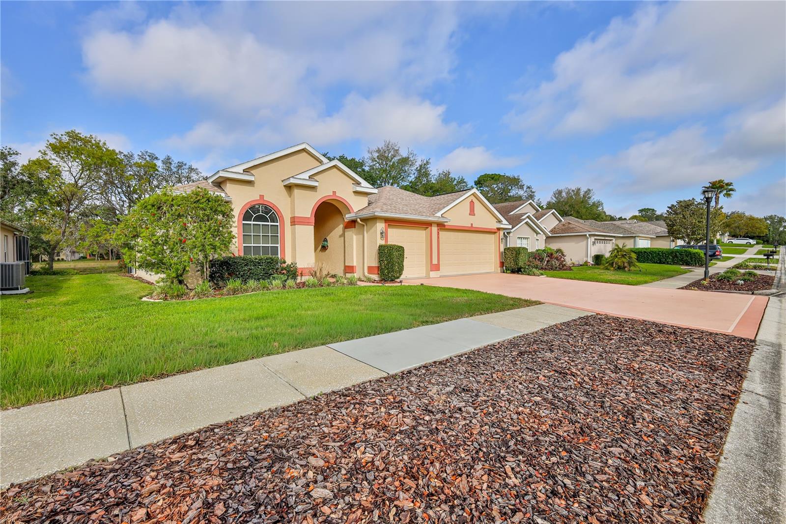 Image 4 of 62 For 431 Quane Avenue