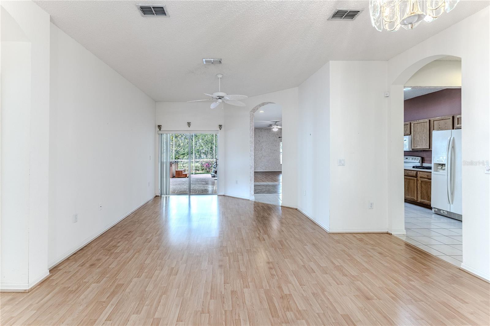 Image 9 of 62 For 431 Quane Avenue